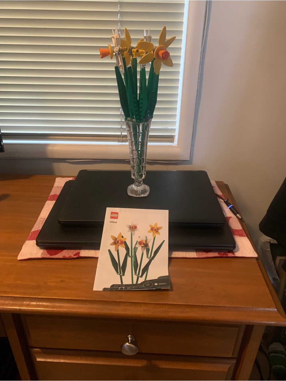 Lego Yellow and Green Daffodil Bouquet with Orange Centers
